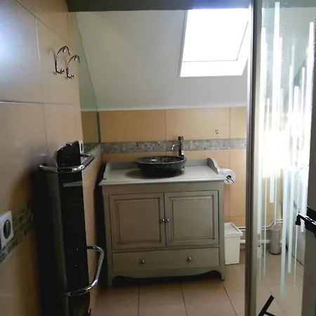 Studio, 15mn De La 5mn De La Rue De La Avec Jouissance Du Jardin Et Parking Appartement *