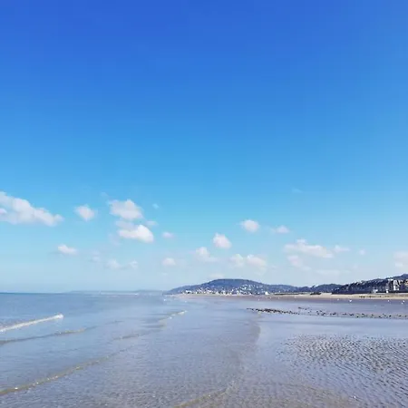 Studio, 15mn De La 5mn De La Rue De La Avec Jouissance Du Jardin Et Parking شقة