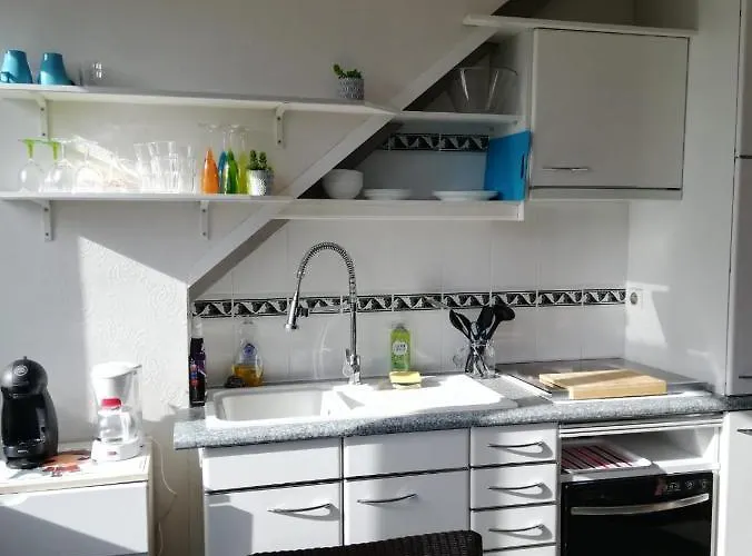 Studio, 15mn De La 5mn De La Rue De La Avec Jouissance Du Jardin Et Parking Апартаменты Кабур