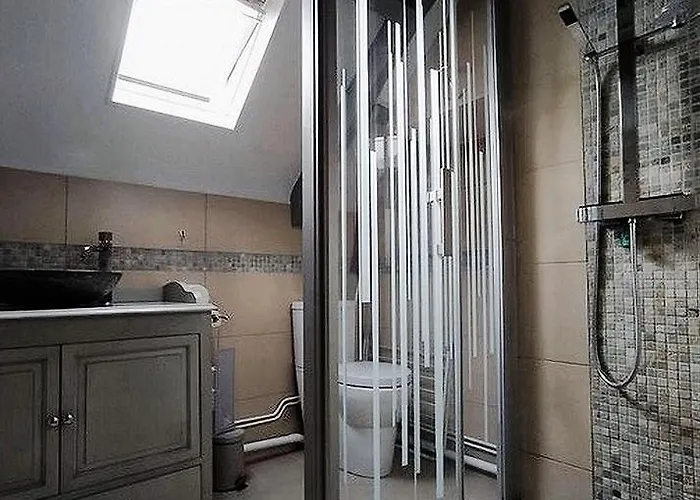 Studio, 15mn De La 5mn De La Rue De La Avec Jouissance Du Jardin Et Parking Кабур