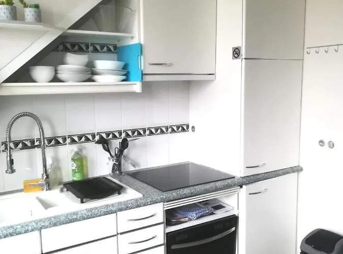 Studio, 15mn De La 5mn De La Rue De La Avec Jouissance Du Jardin Et Parking