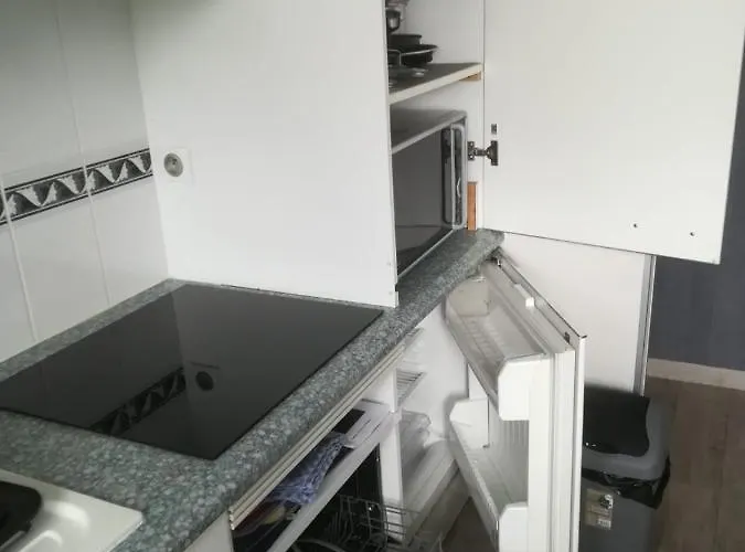 Апартаменты Studio, 15mn De La 5mn De La Rue De La Avec Jouissance Du Jardin Et Parking Кабур